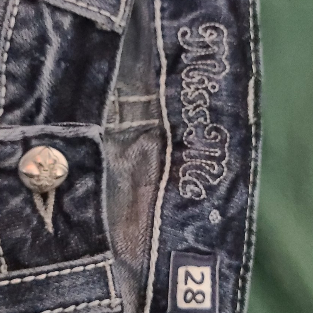 Jeans - Picture 7 of 8